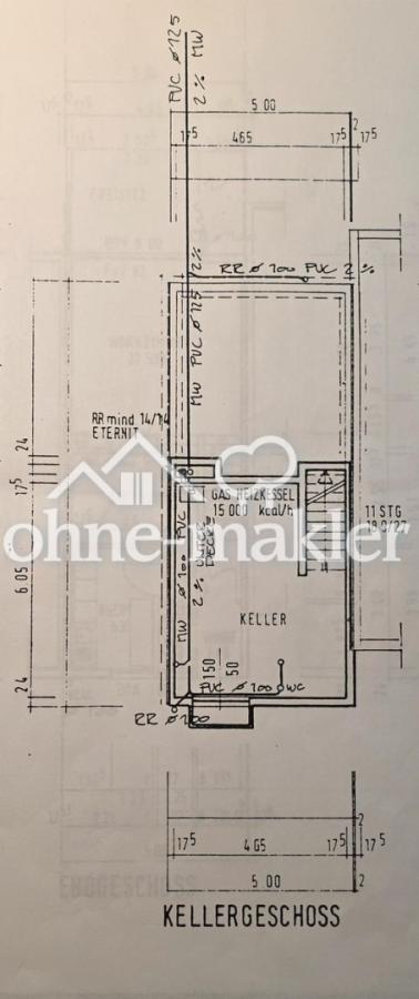 weiterer Raum links von Treppe