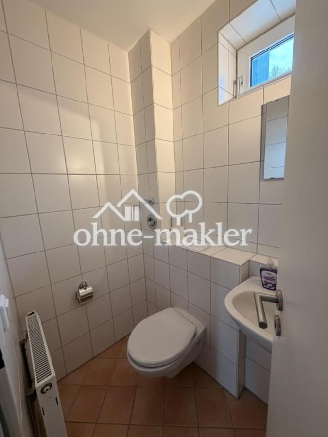 Gäste-WC mit Fenster