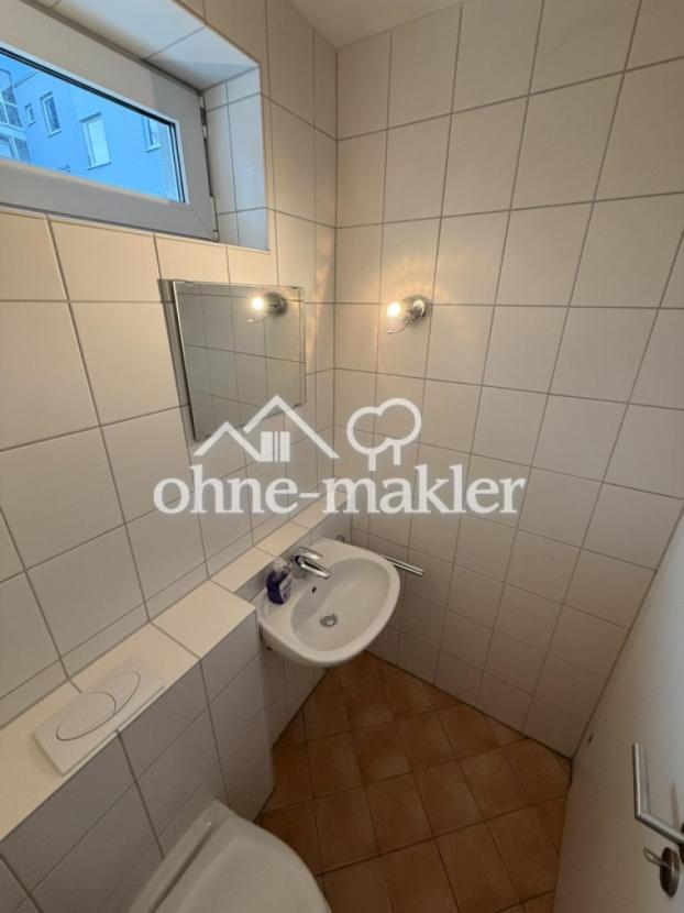 Gäste-WC mit Fenster