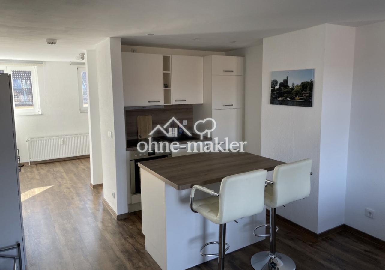 Einbauküche mit Kücheninsel