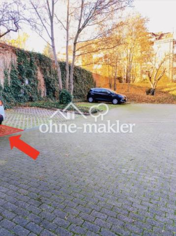 Kfz-Stellplatz im Innenhof