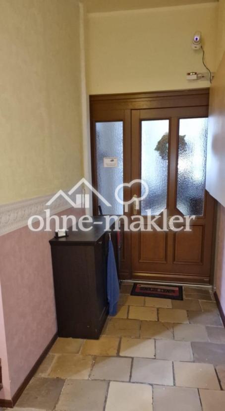 Massive Wohnungstüre mit Video