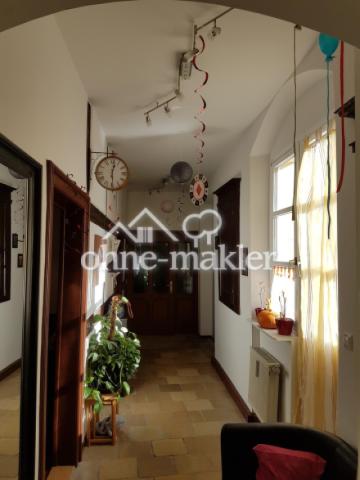 Flur mit Einbauschränken