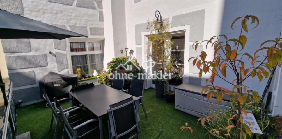 Terrasse mit Kunstrasen