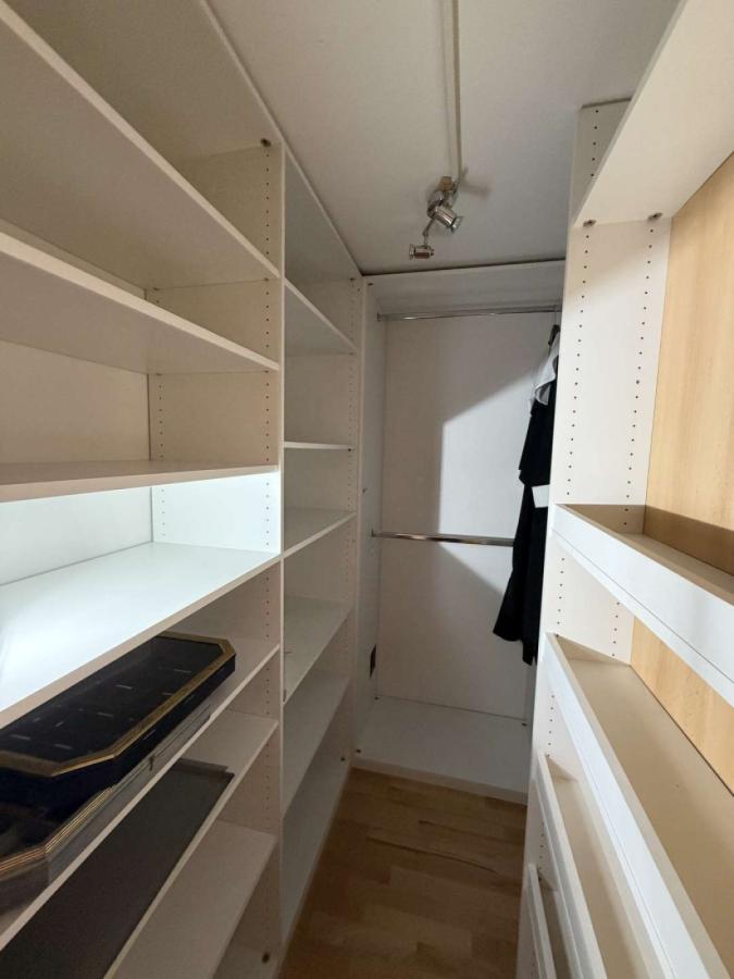 Begehbarer Kleiderschrank