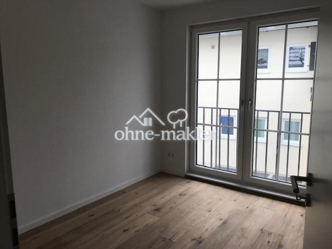 Büro ohne Möbel 1.OG