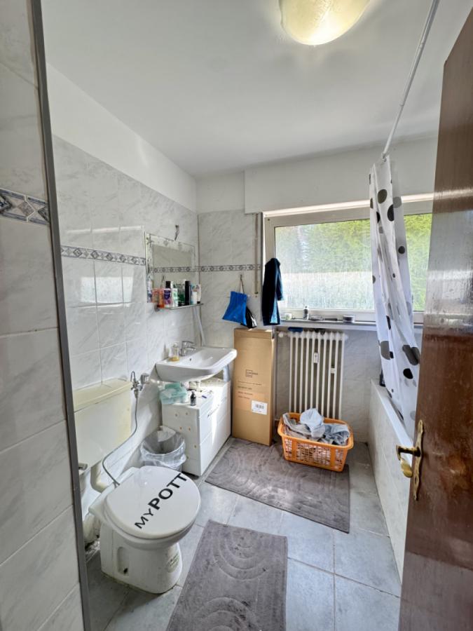 Bad mit Fenster im EG