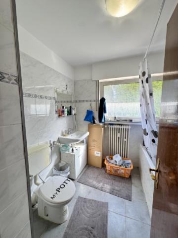 Bad mit Fenster im EG