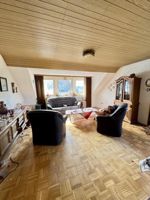 Wohnzimmeransicht im DG