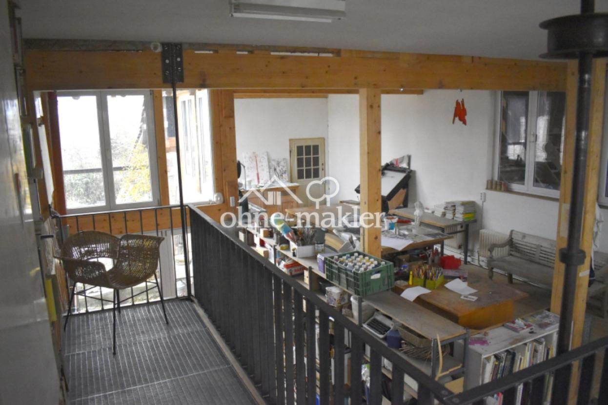 Blick vom 1. OG ins Atelier