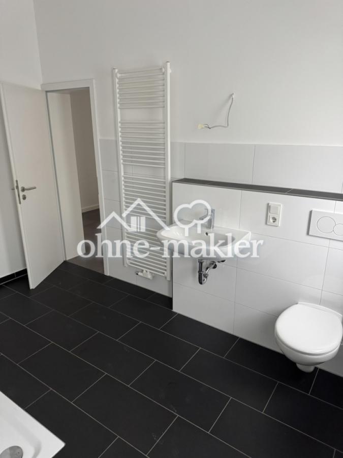 HHK, Waschtisch, WC im Bad