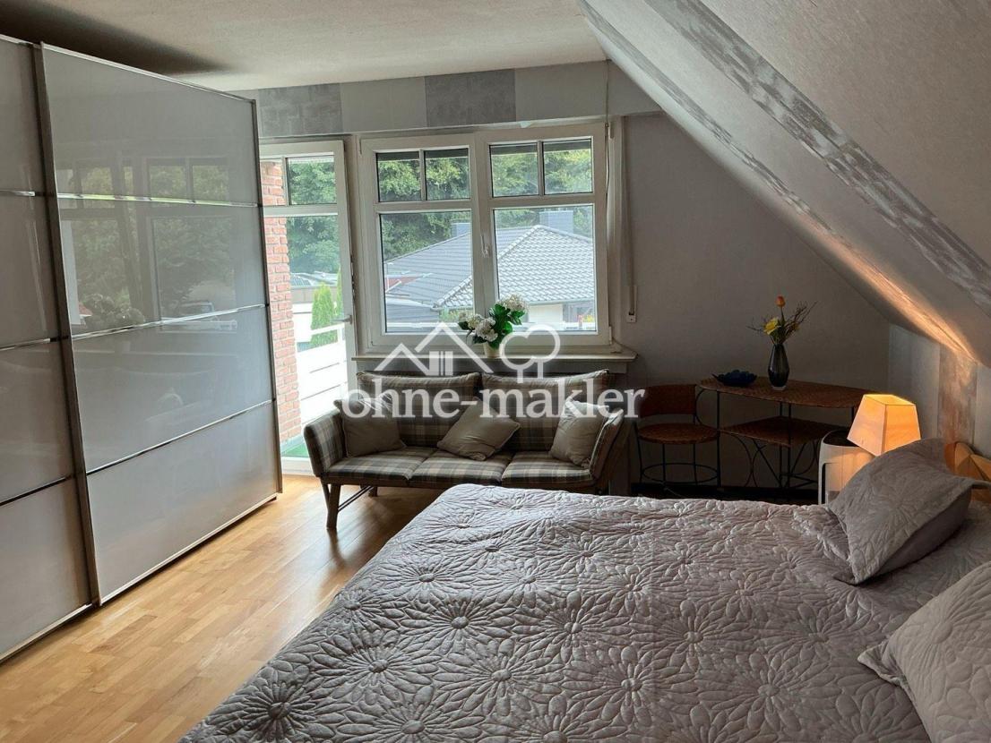 Elternschlafzimmer mit Balkon