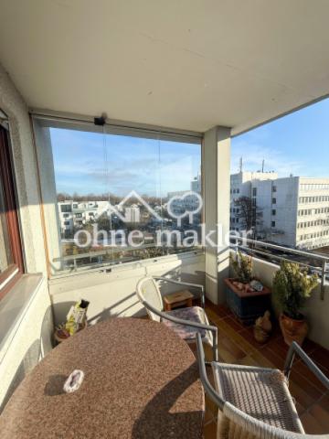 Balkon mit Glas gegen Wind
