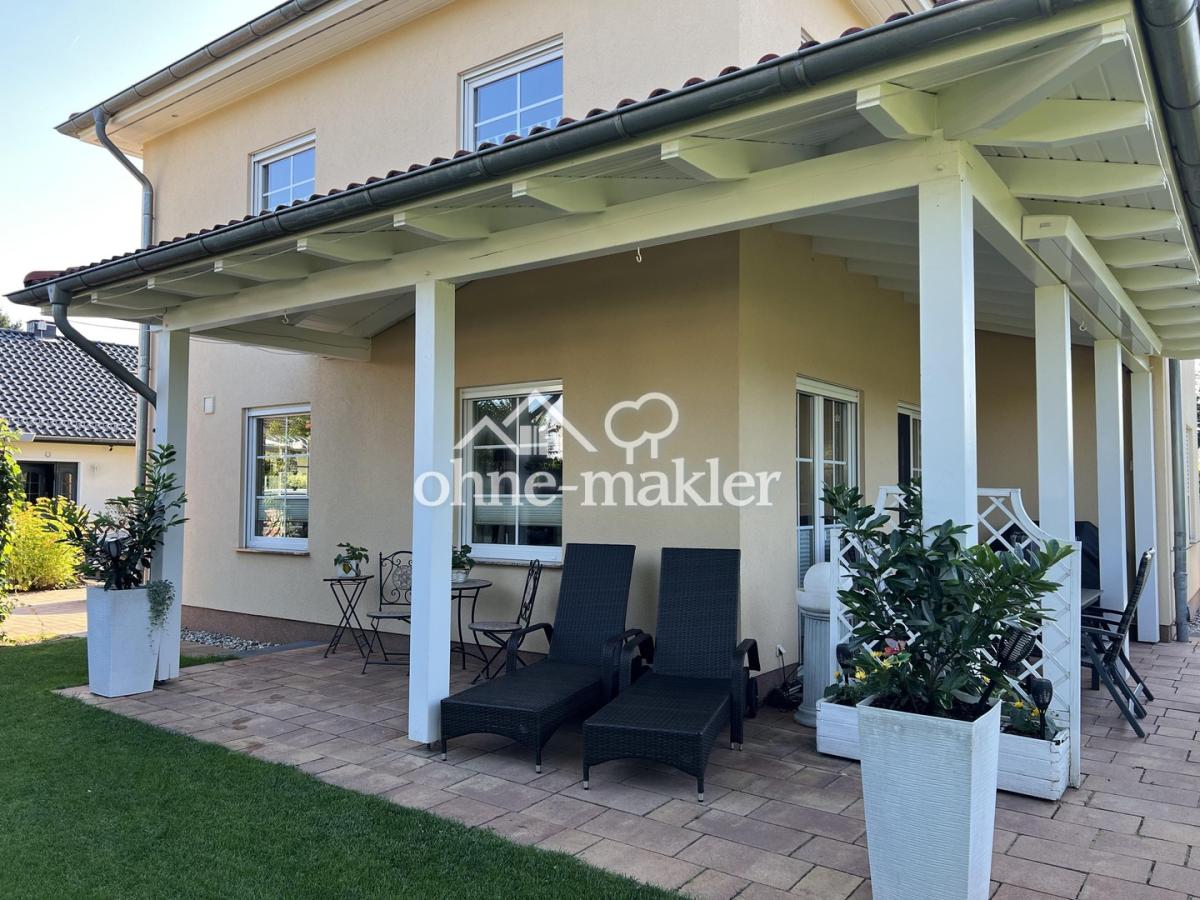 Terrasse mit Überdachung