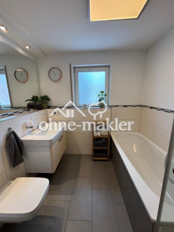 Badezimmer mit Badewanne