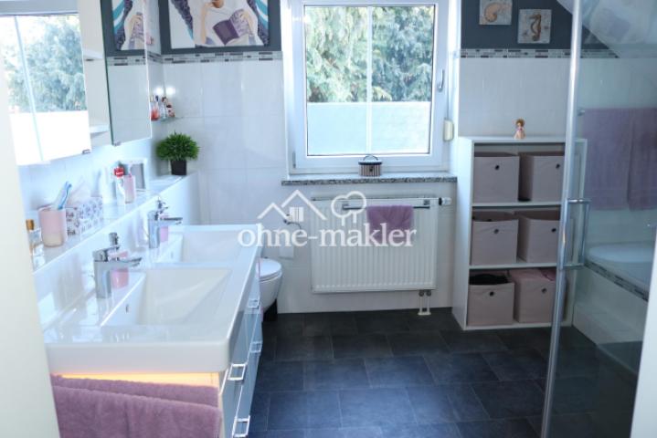 Bad OG mit Fussbodenhzg.