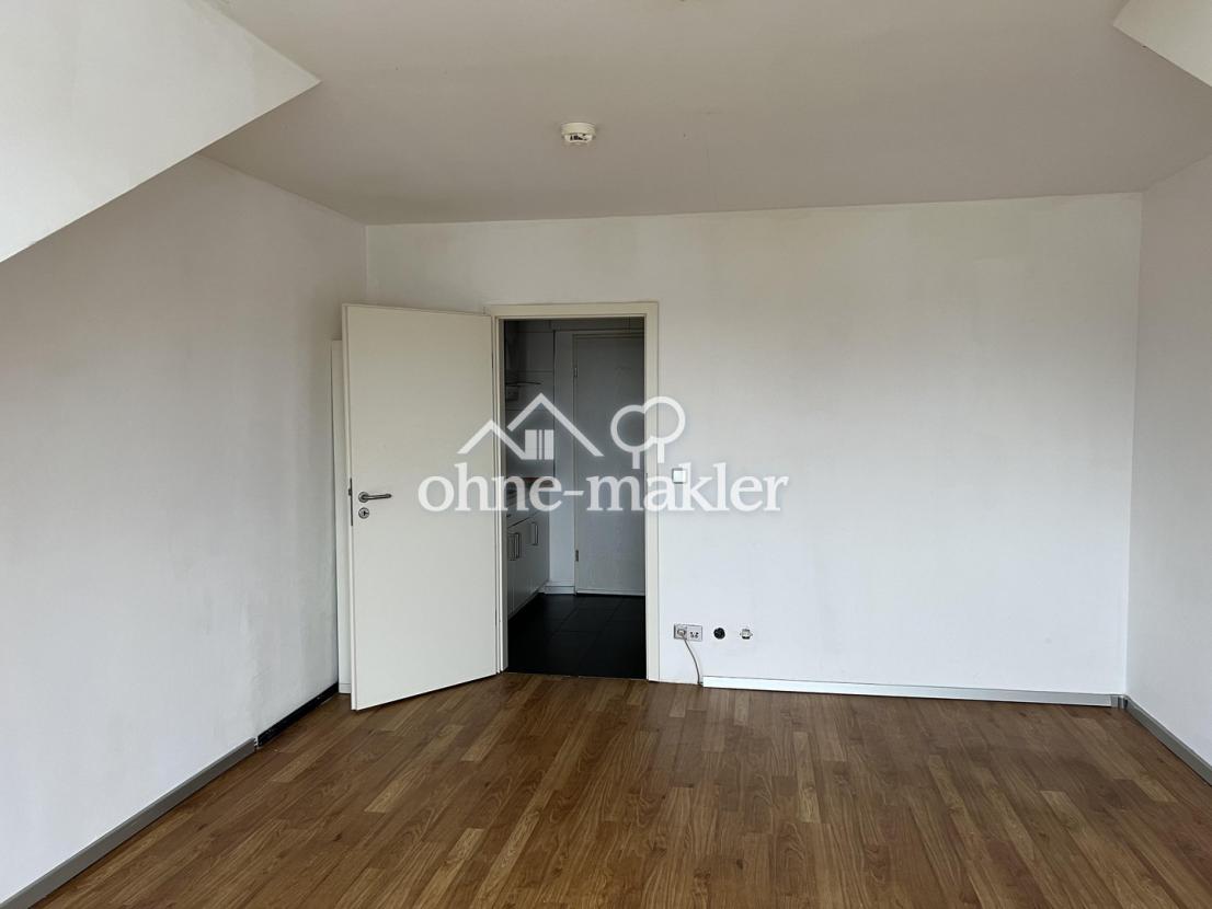 Wohn- und Schlafzimmer