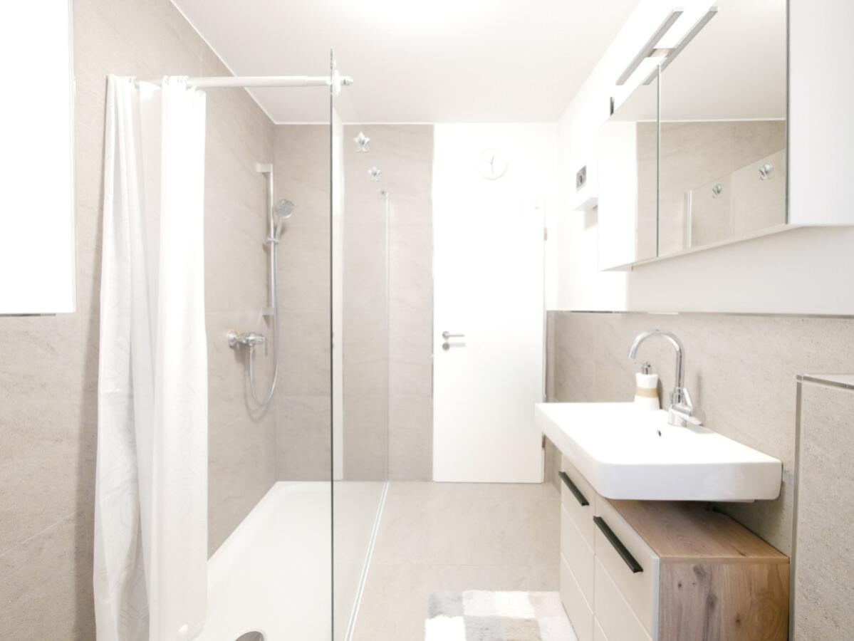 Badezimmer - 1. Obergeschoss links