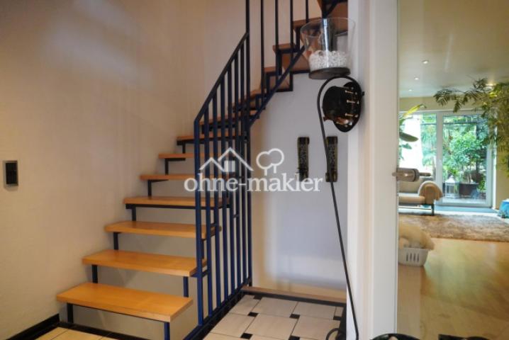 Flur mit Treppenanlage