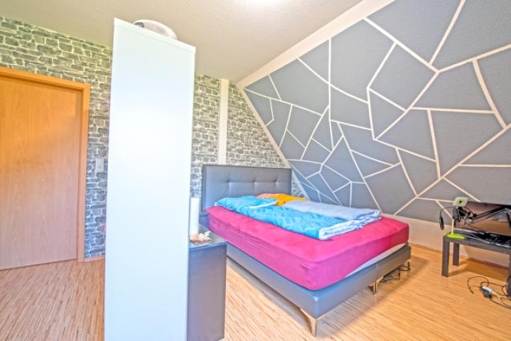 Arbeits- oder Schlafzimmer