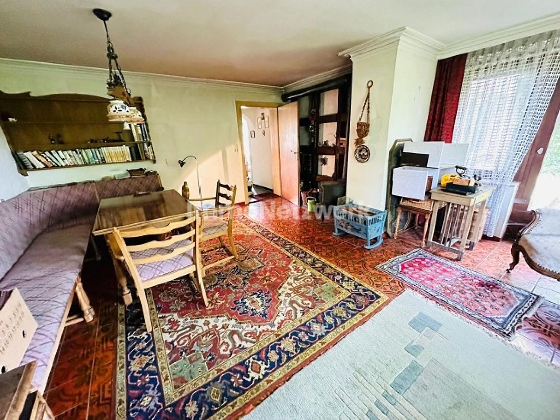 Arbeitszimmer oder Büro EG