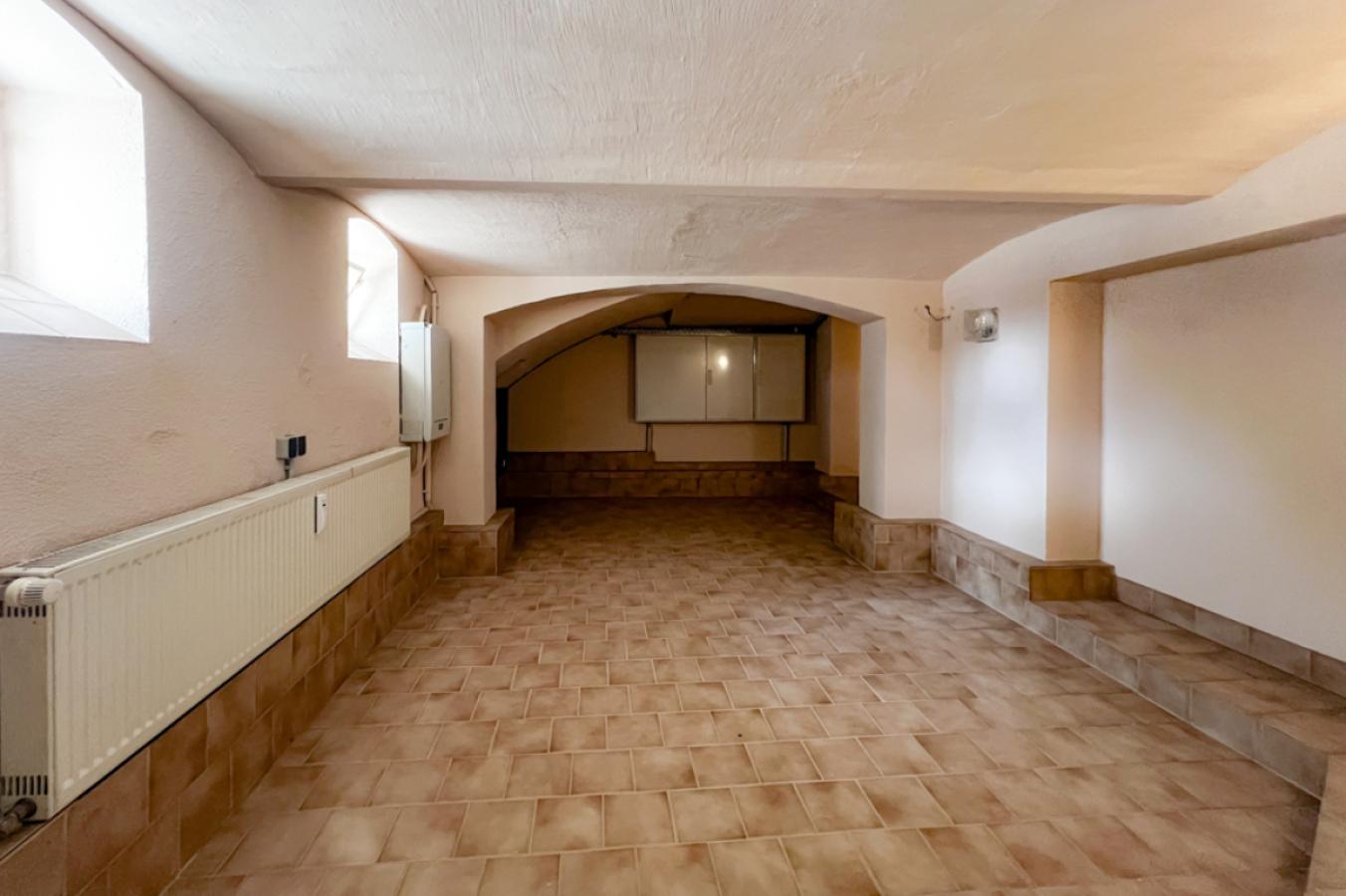 Großer Kellerraum