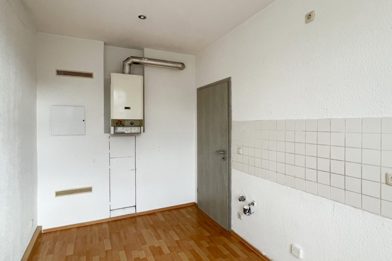 Küche mit Gasetagenheizung der Wohnung