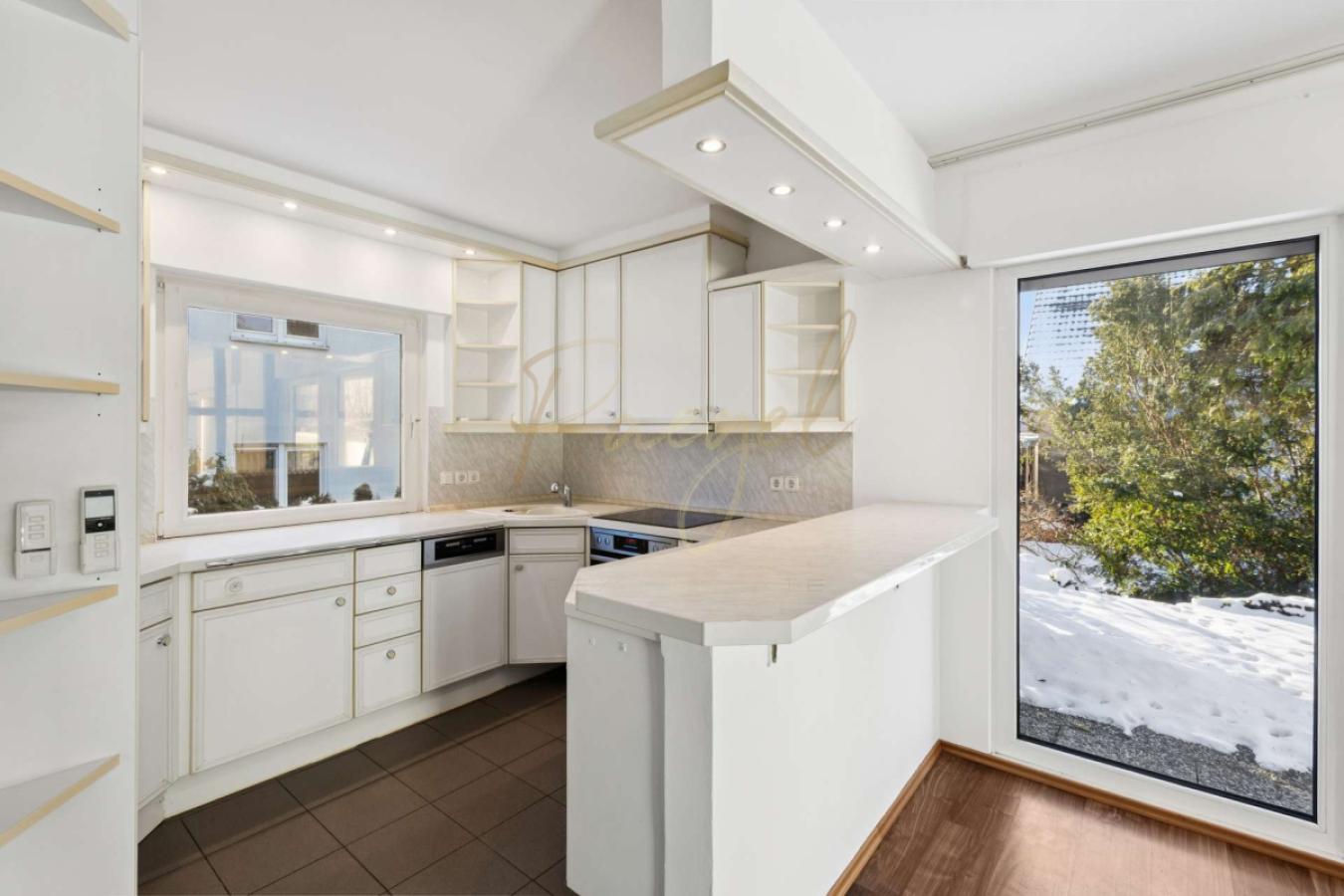 Einbauküche mit Tresen