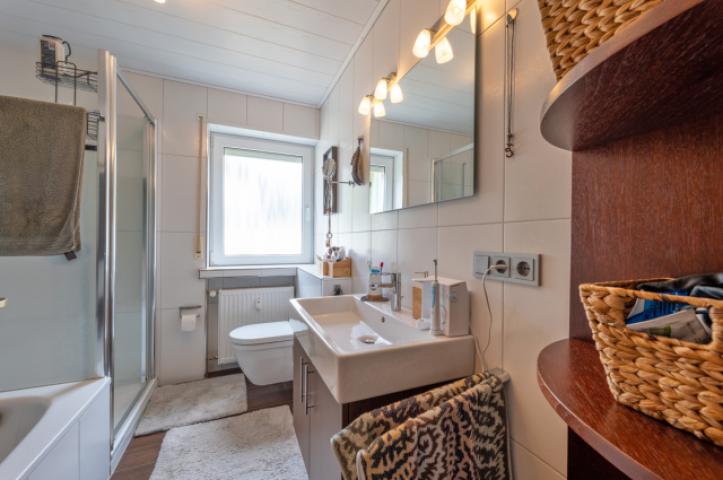 Badezimmer im Erdgeschoss