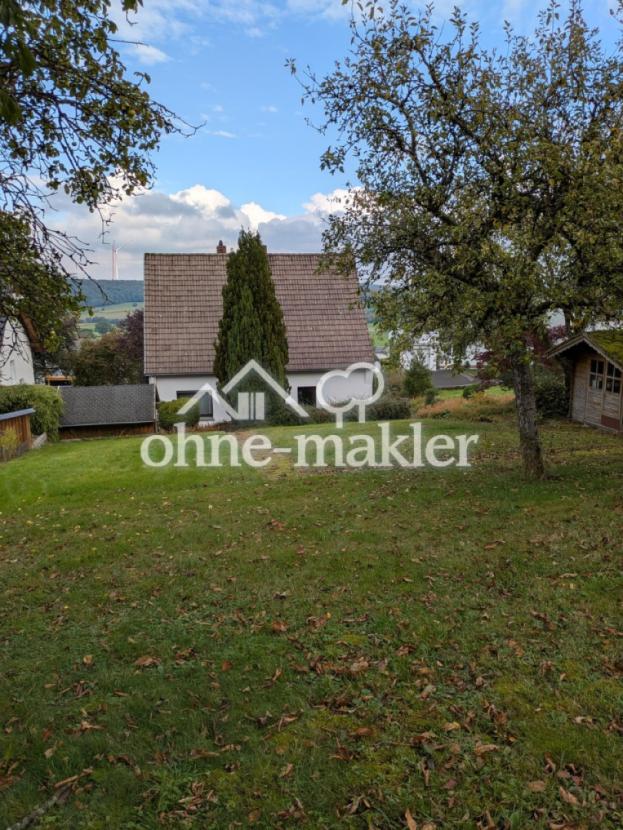 Hausrückseite mit Garten