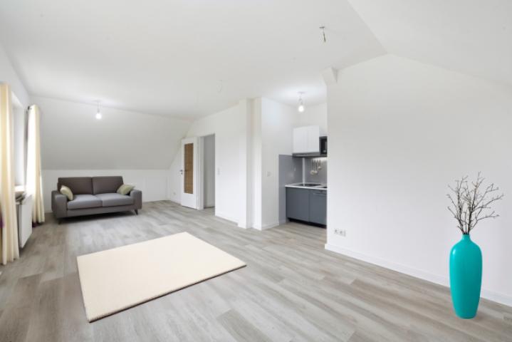 Wohnzimmer-Küchenzeile Ansicht gestagt