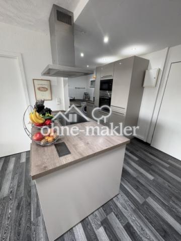 Links Tür zum Arbeitszimmer