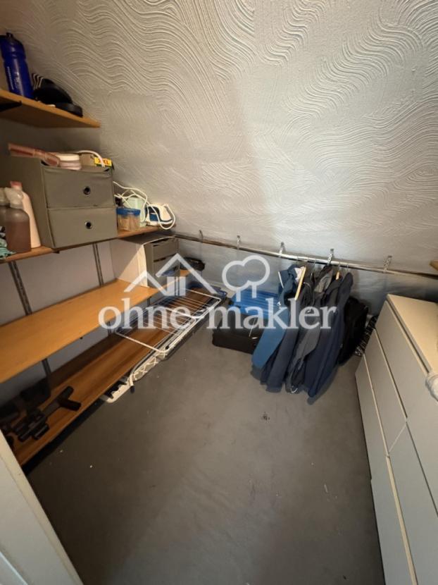 Abstellraum (Wäsche etc.)