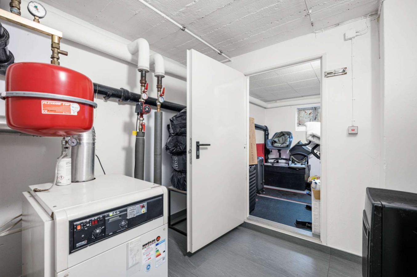 Heizung und weiterer Raum