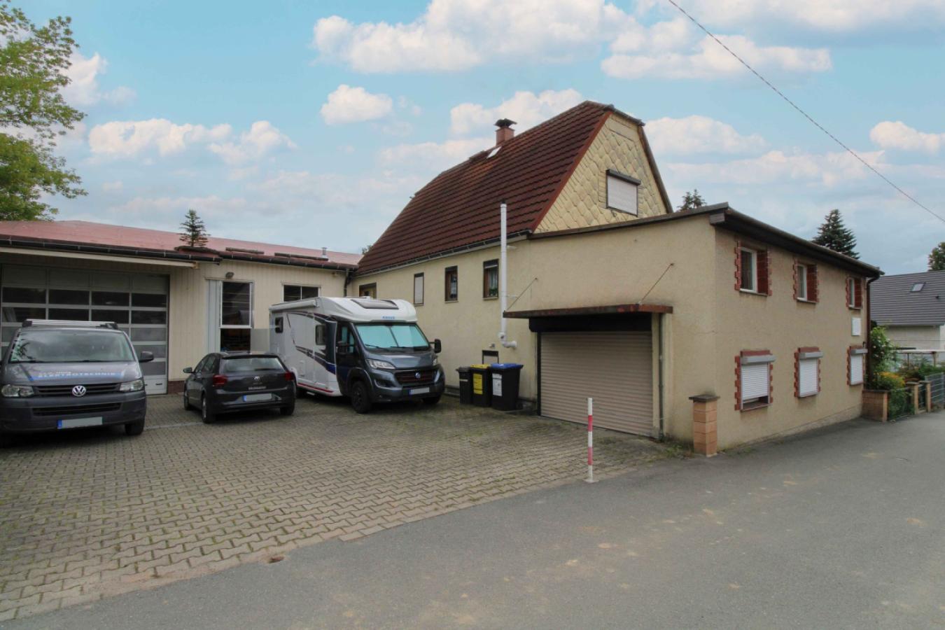 Hausansicht straßenseitig