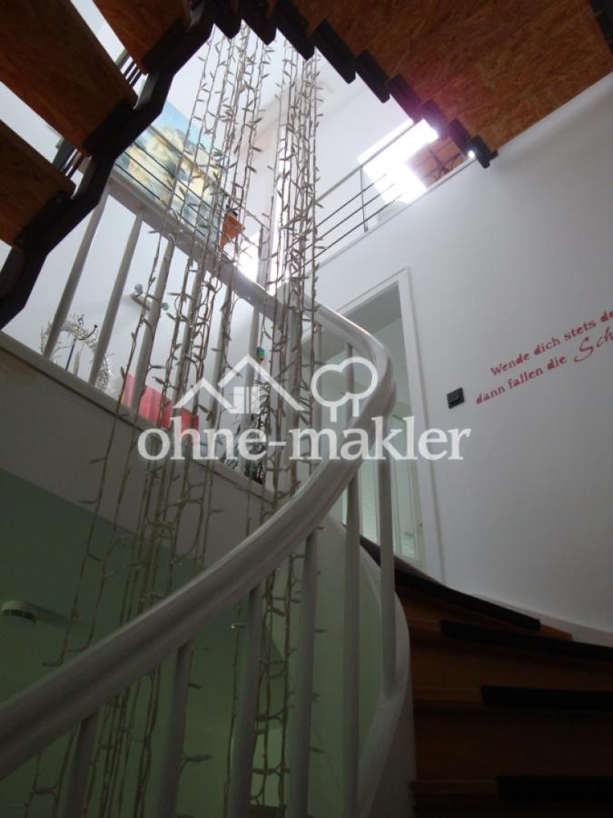 Treppe und Galerie im DG