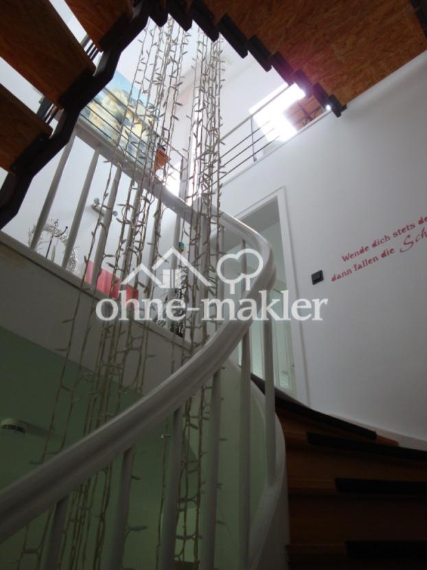 Treppe und Galerie im DG