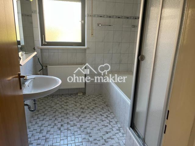 Badezimmer Badewanne / Dusche