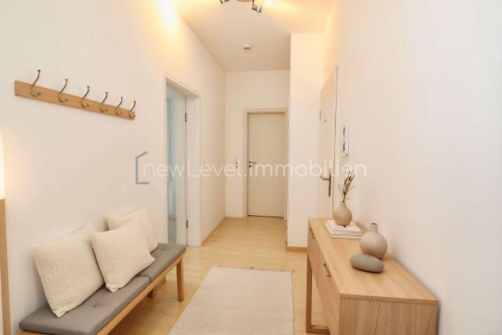 Flur mit Möbelvorschlag