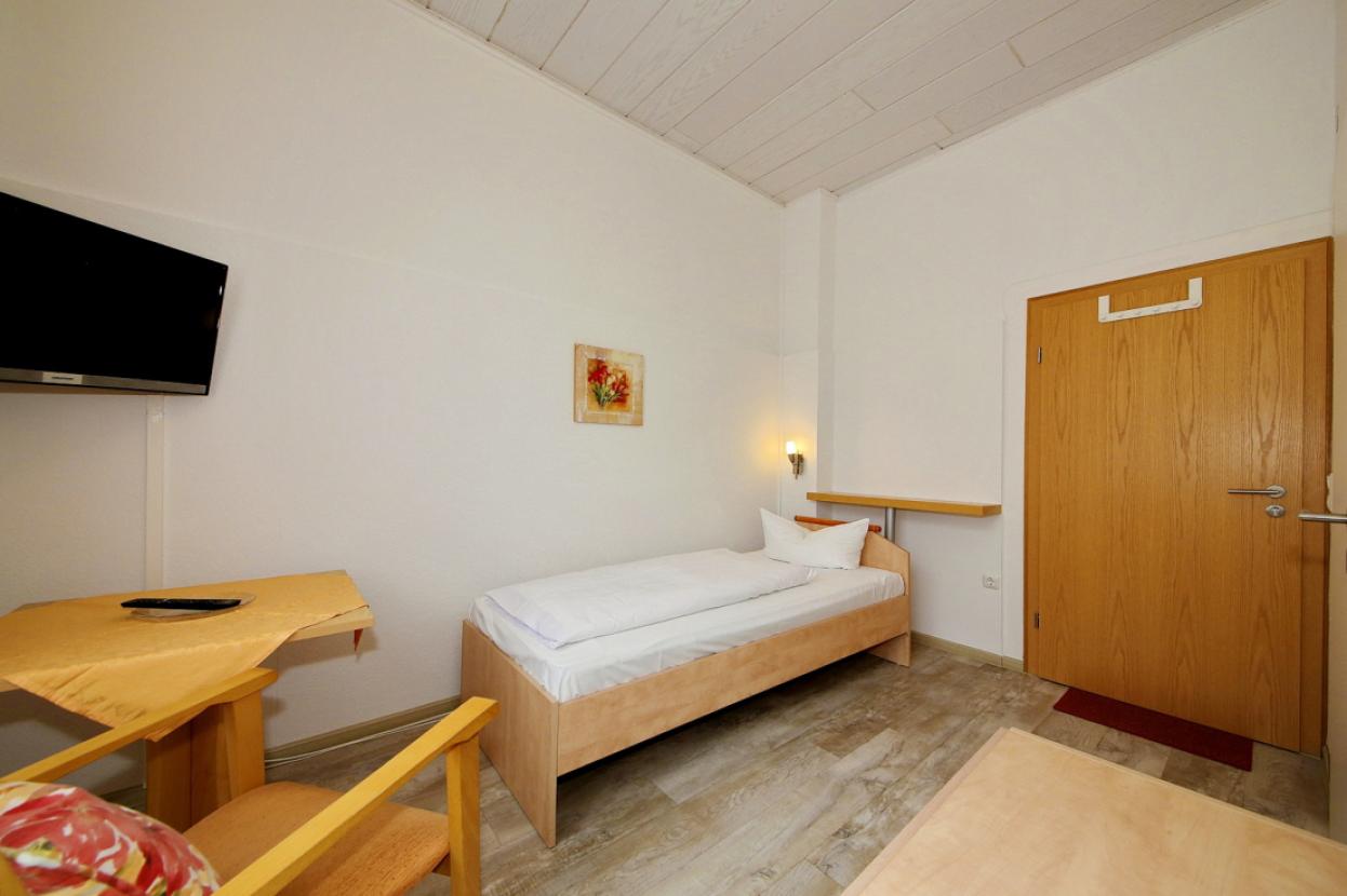 7038-Einzelzimmer- 0030