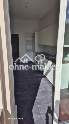 Blick Balkon auf Küche