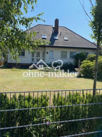 Blick von Straße auf Haus