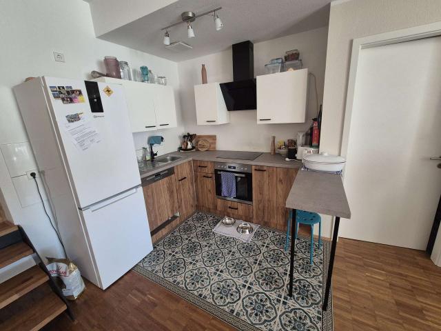 Küche mit Einbauküche