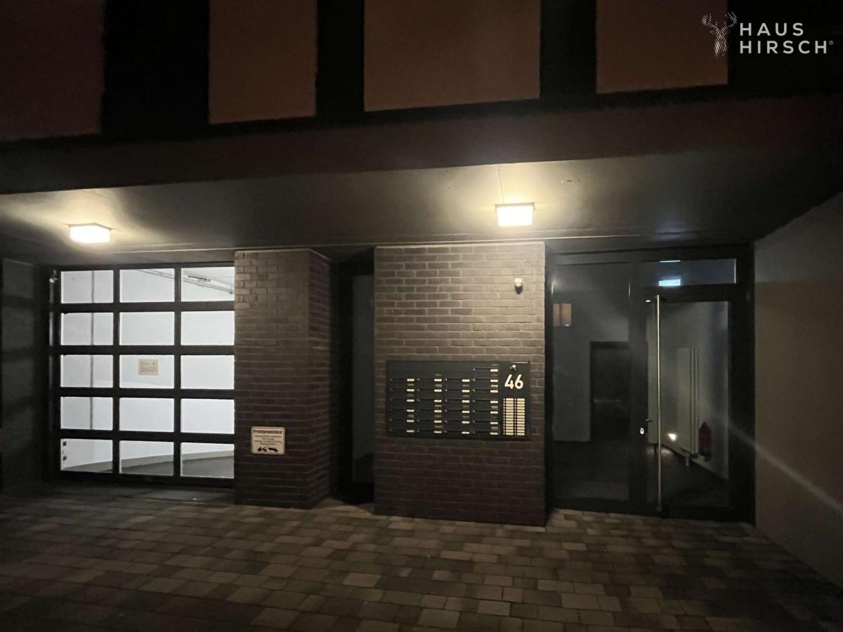 Haus-Eingang / Abend