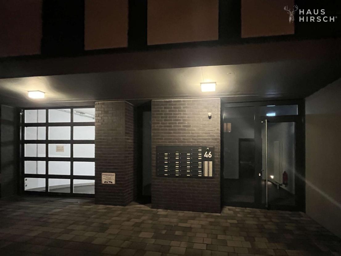 Haus-Eingang / Abend