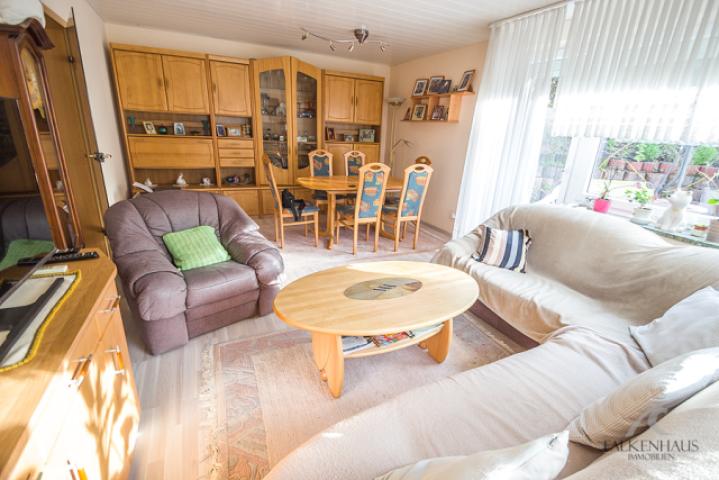 Wohnraum mit Zugang zur Terrasse