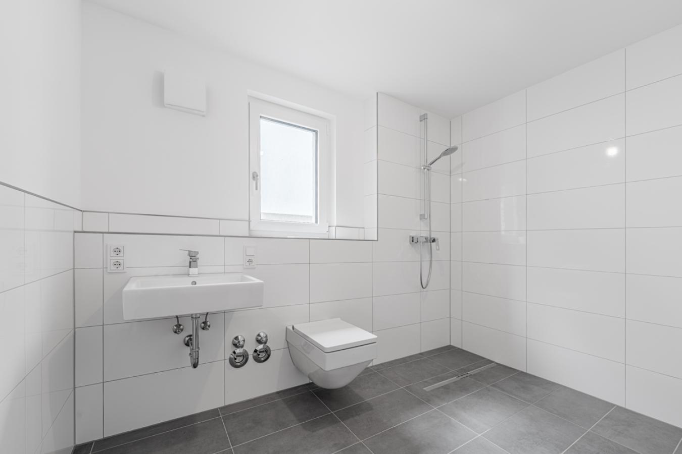 Tageslichtbad mit Dusche