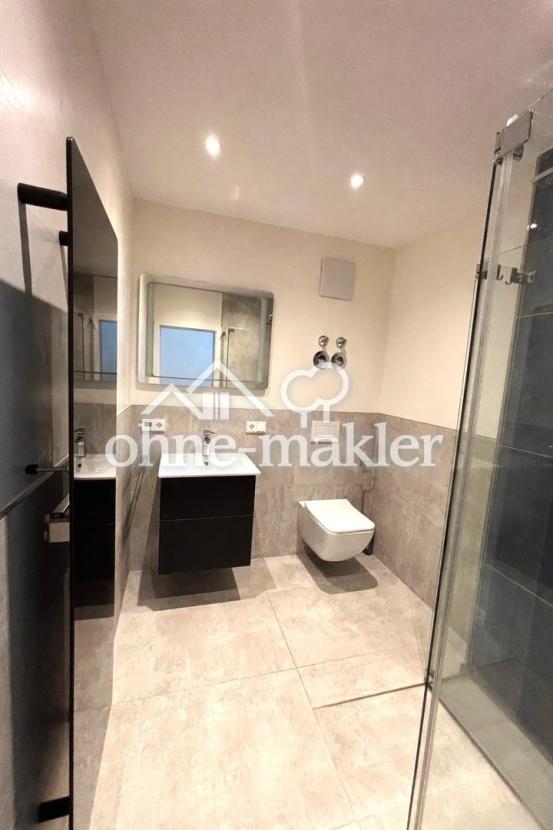 Gäste-WC mit Dusche Wo 5