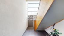 Hausflur mit Treppe EG