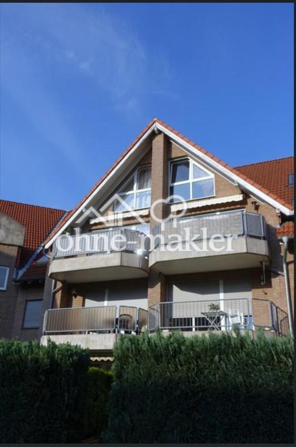 Hinteransicht mit Balkon